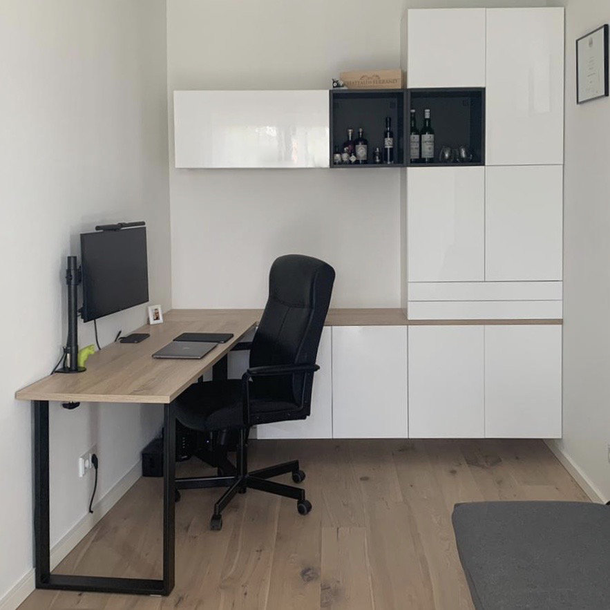 Home-Office in Frankfurt, eingerichteter Raum